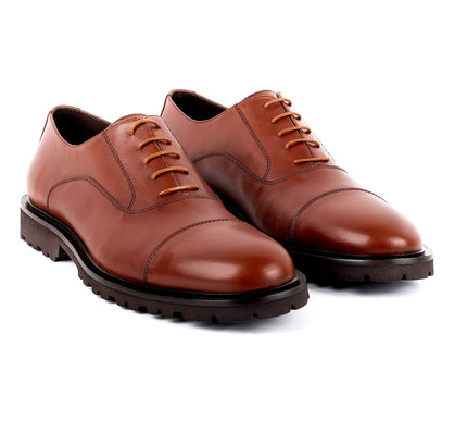 Casual oxford shoes with track sole and cap toe for men