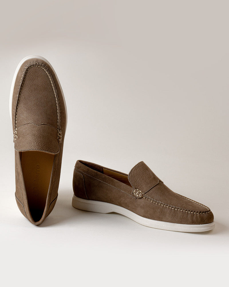The complete shoe guide for modern men. From sole to style