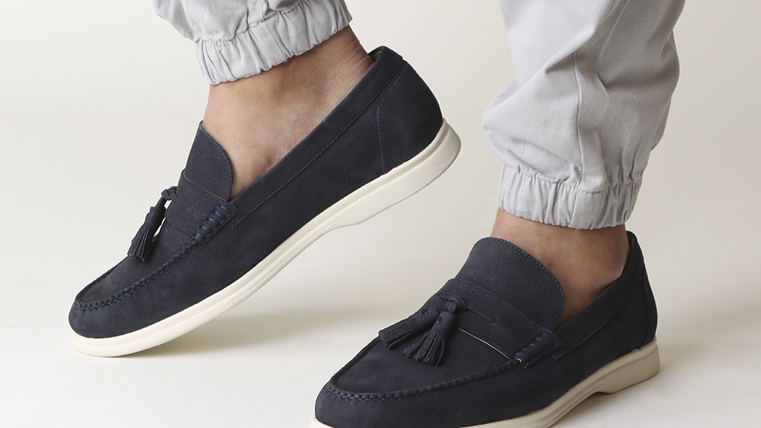 Mocasines con borlas de ante azul para hombre