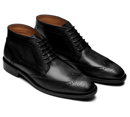 Men´s black leather wingtip brogue boots