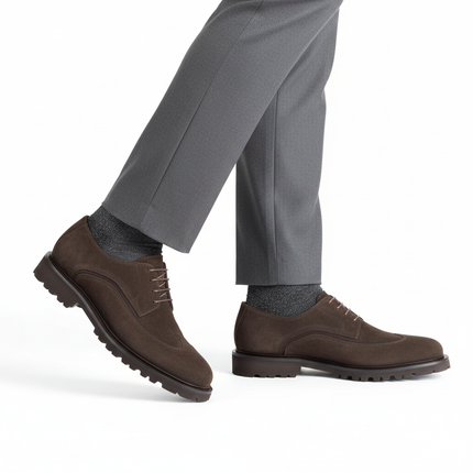 Men´s wingtip suede derby with track sole