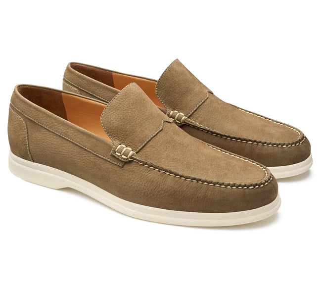 Men´s green suede loafers