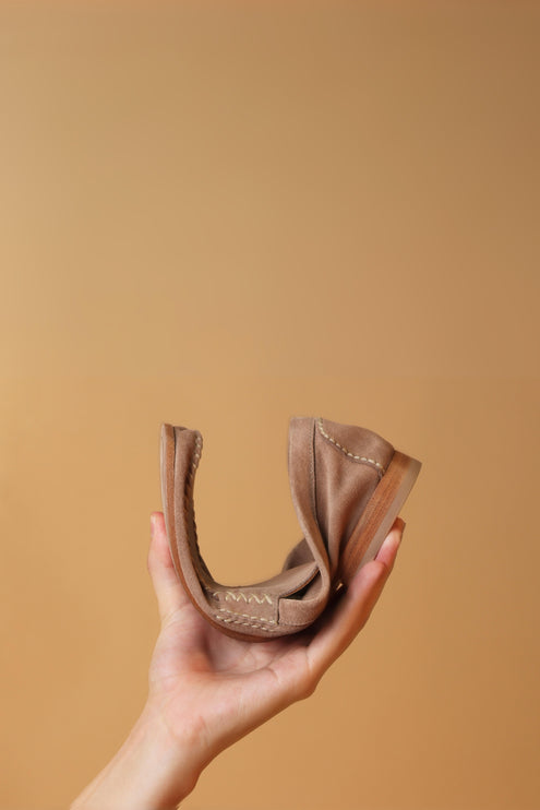 Mocasines casuales de ante color canela para hombre