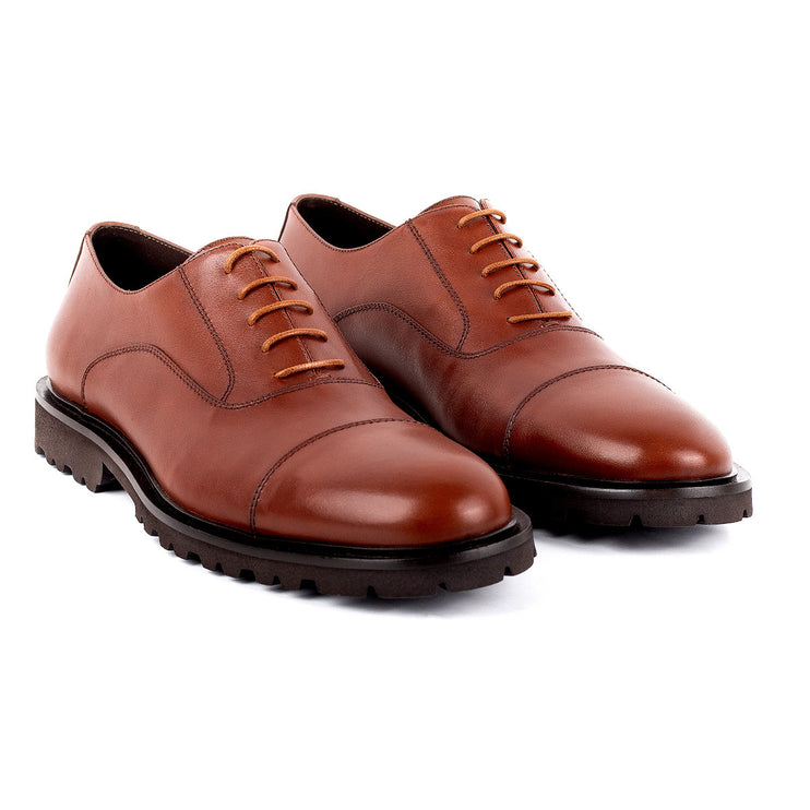 Casual oxford shoes with track sole and cap toe for men