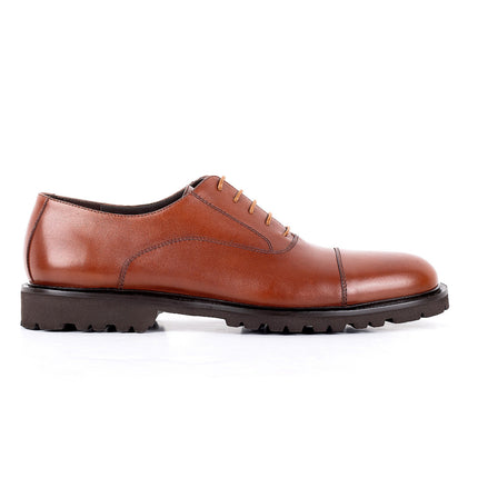 Casual oxford shoes with track sole and cap toe for men