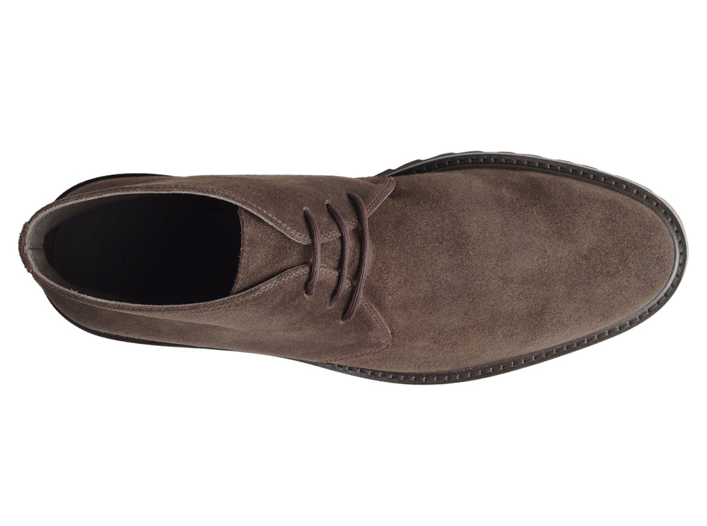 Suede chukka boots with track sole for men
