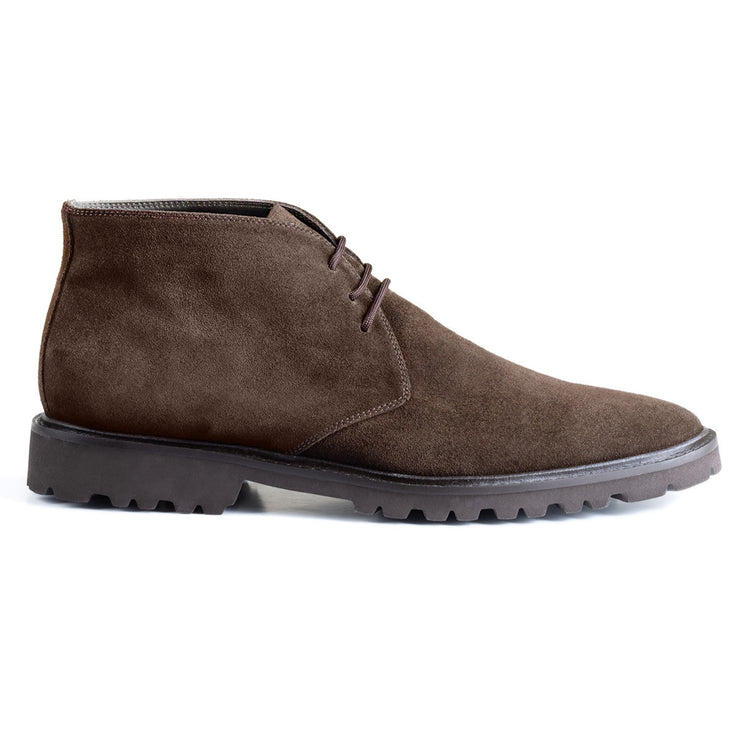 Suede chukka boots with track sole for men